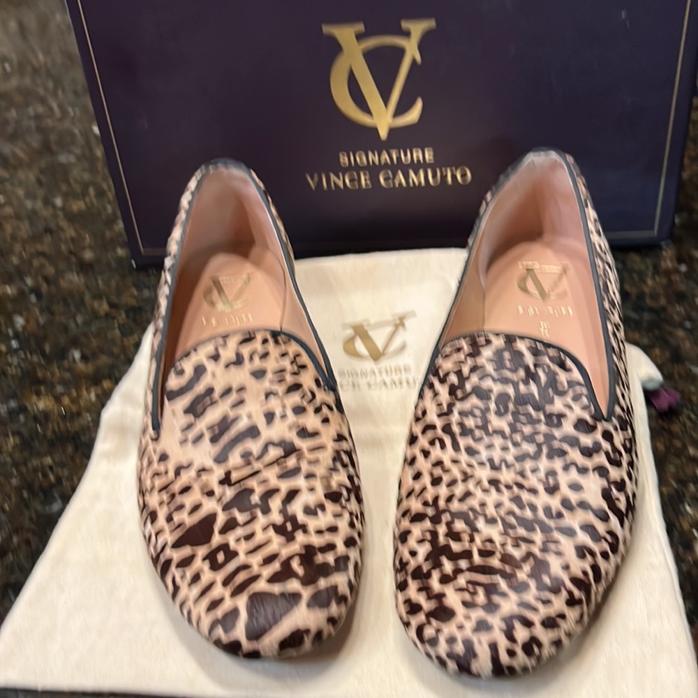 Beautiful Snow Leopard 🐆 Loafers